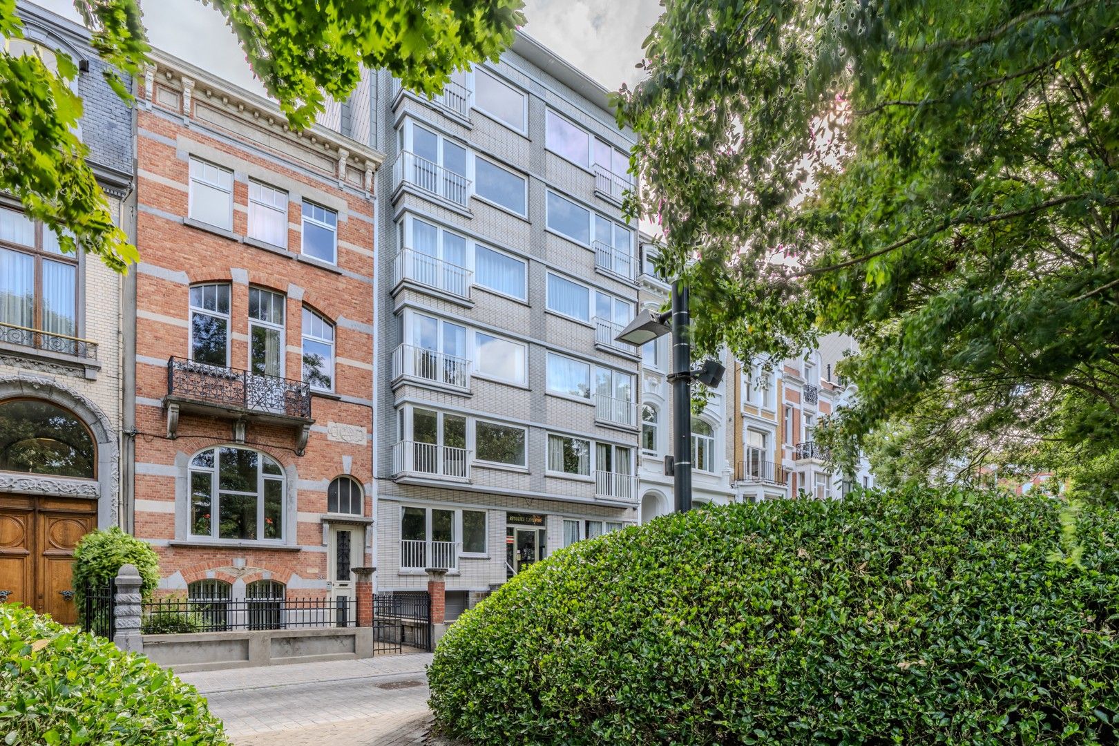 Gerenoveerd appartement op topligging foto 12