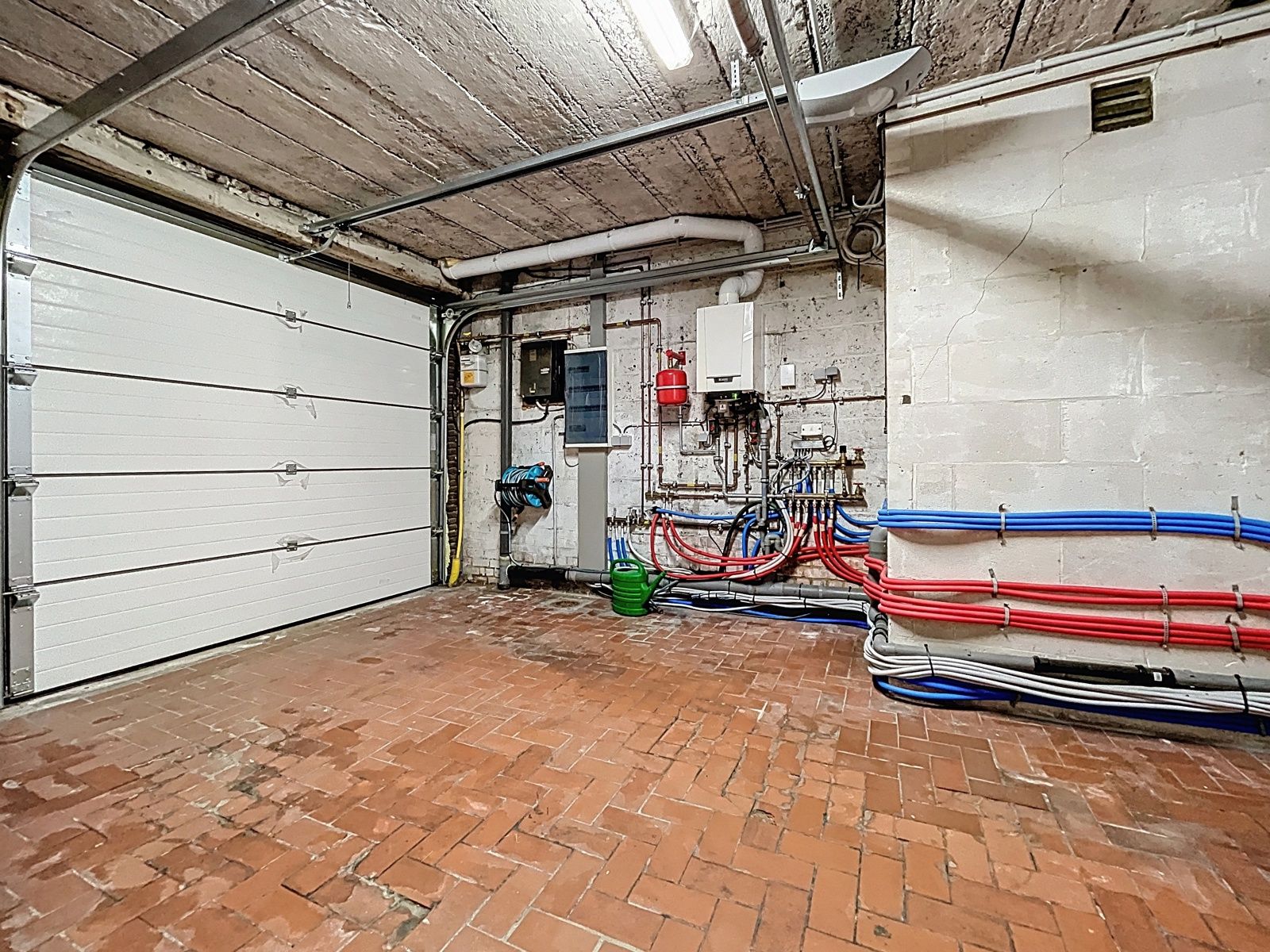 Ruim, gerenoveerd en zuinig huis met praktijk/handelsruimte foto 24