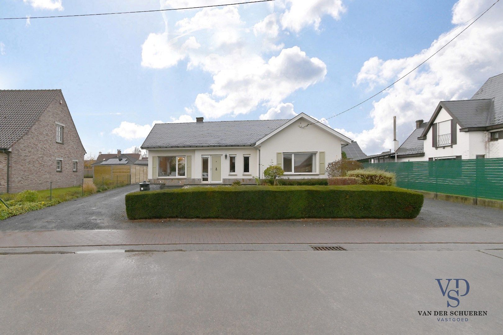 Bungalowwoning met afzonderlijke loods foto 33