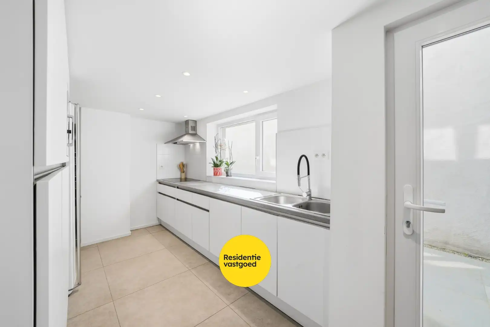 Instapklare woning met 3 slaapkamers en tuin met zicht op de Spuikom foto 9