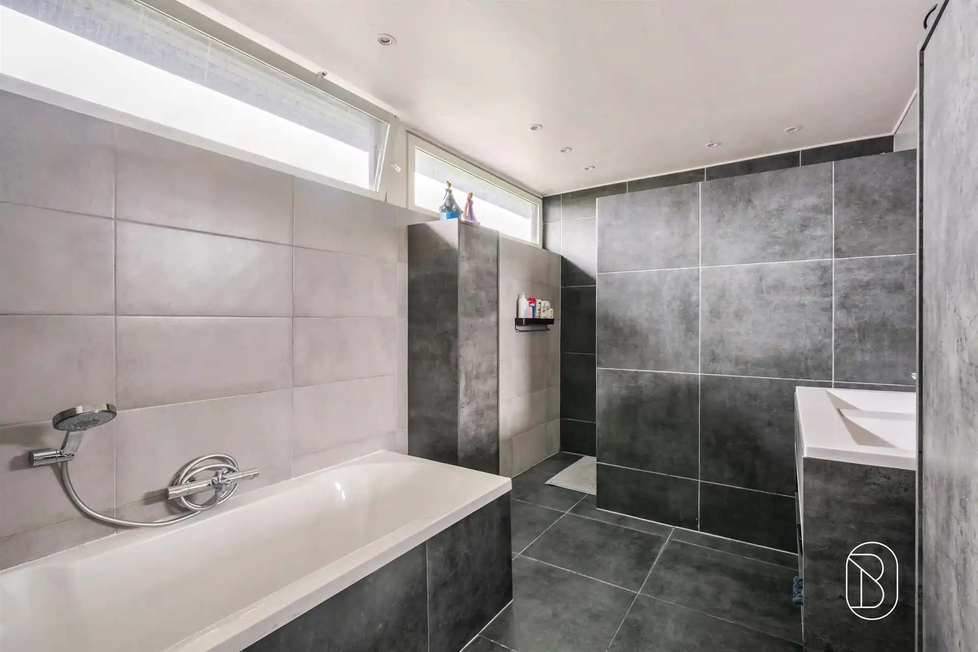 Villa met 3 slk en praktijkruimte in volle privacy foto 16