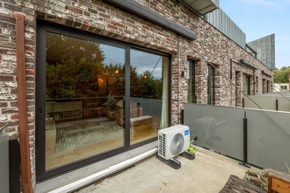 MODERN, KWALITATIEF EN LICHTRIJK APPARTEMENT MET UNIEK STUKJE DESIGN IN HARTJE TONGEREN foto 12