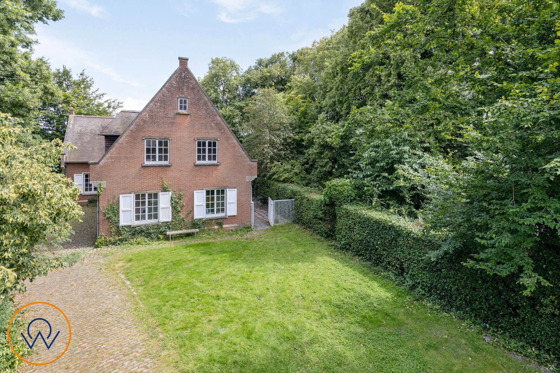 Hoofdfoto van de publicatie: Goed gelegen 4 slaapkamer Villa. 
