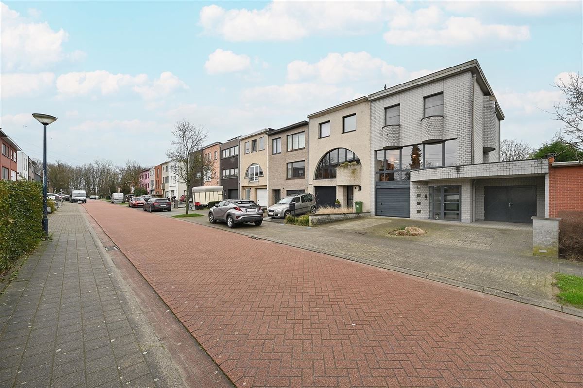 Ruime split level woning met heerlijk veel lichtinval foto 30