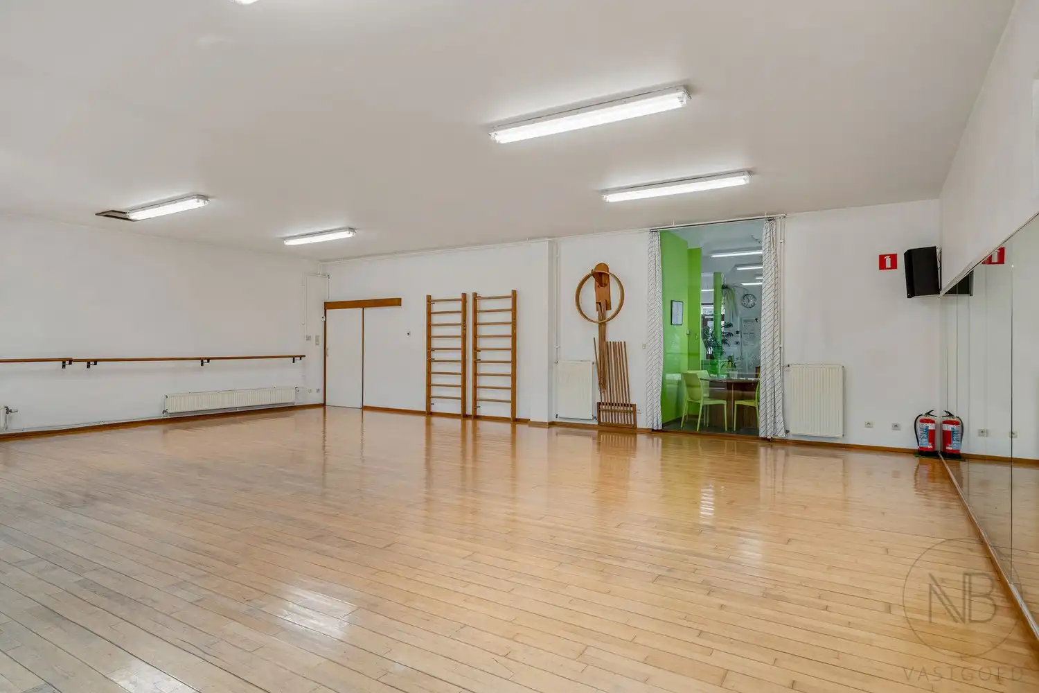 Een uitzonderlijke eigendom voor ondernemers en zelfstandigen die wonen en werken op één locatie willen combineren. foto 7