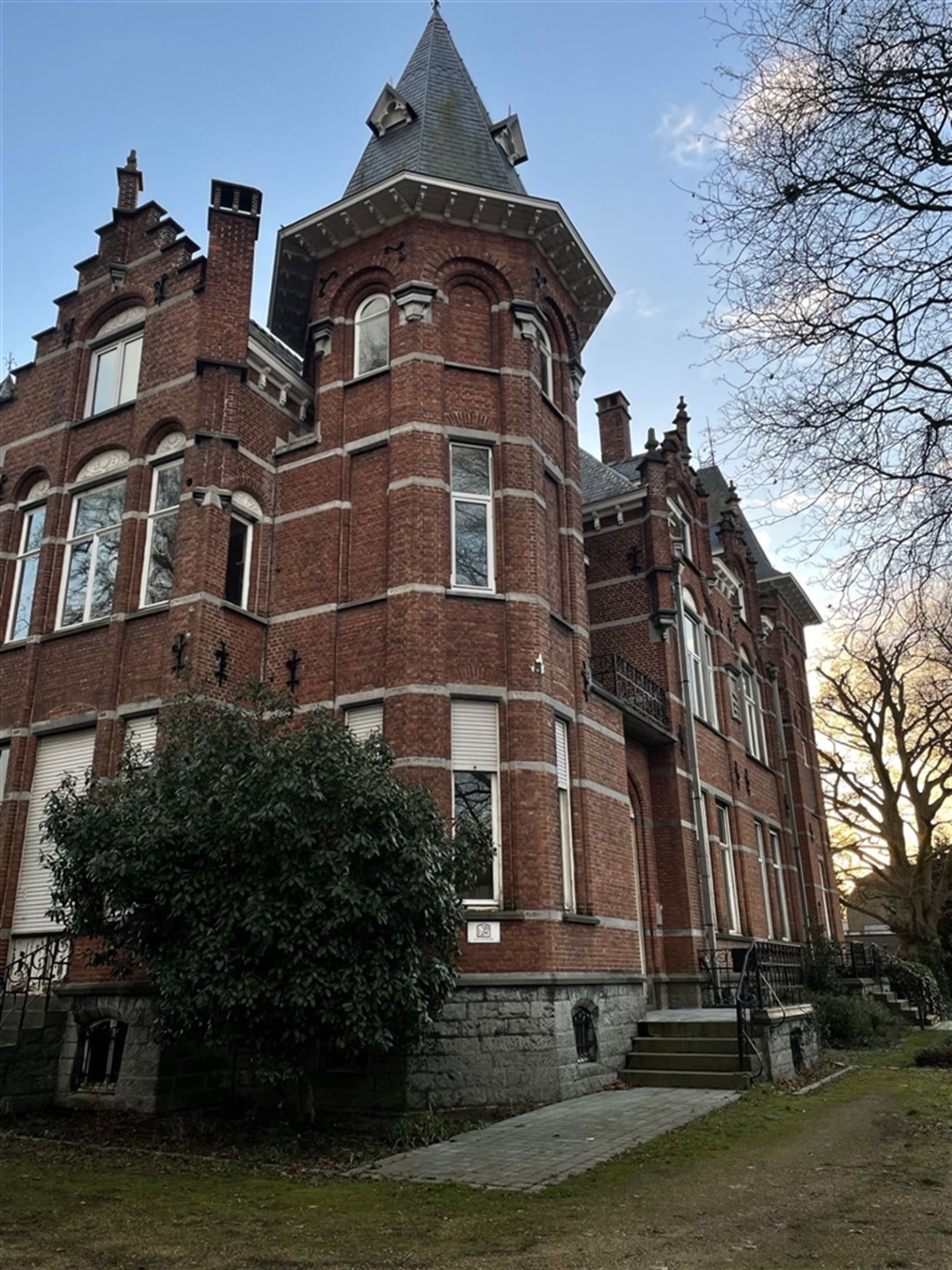 Full service kantoren in kasteel op toplocatie in Lochristi foto 12