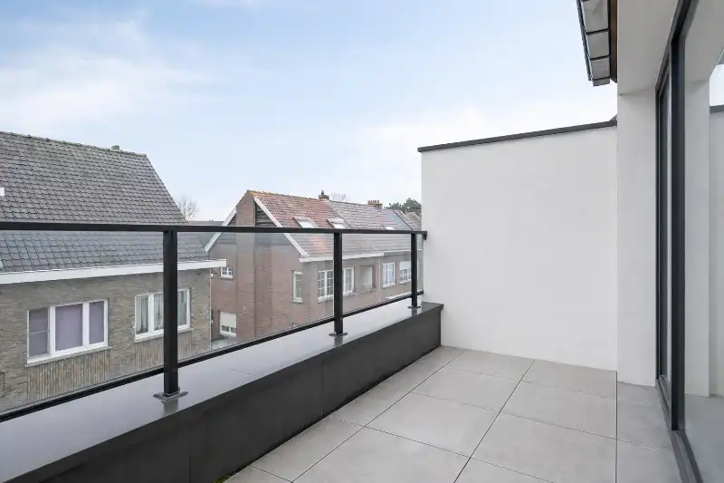 Instapklare woning met karakter in Wondelgem foto 9