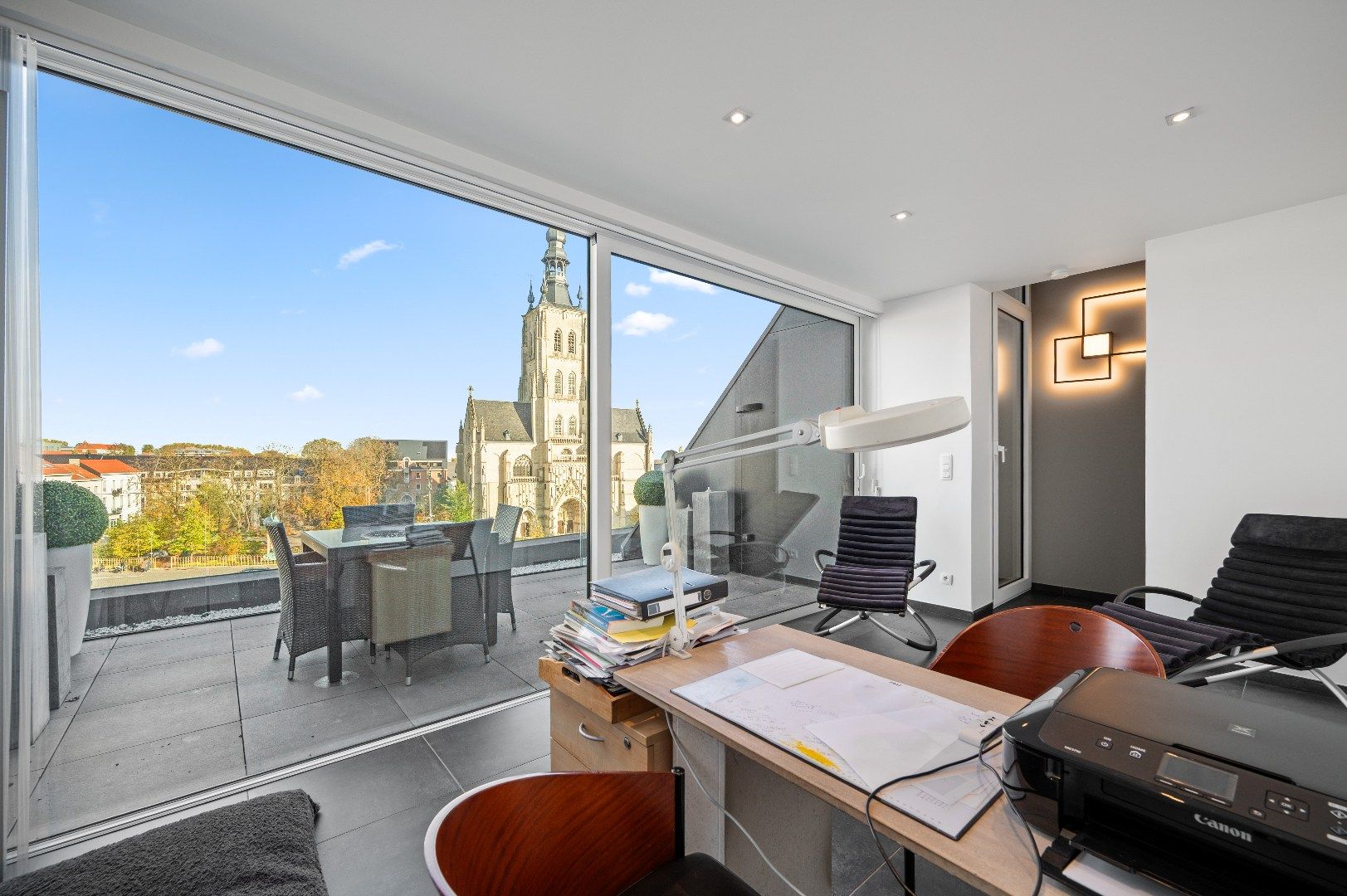 Instapklare, moderne penthouse op de Grote Markt in Tienen foto 28