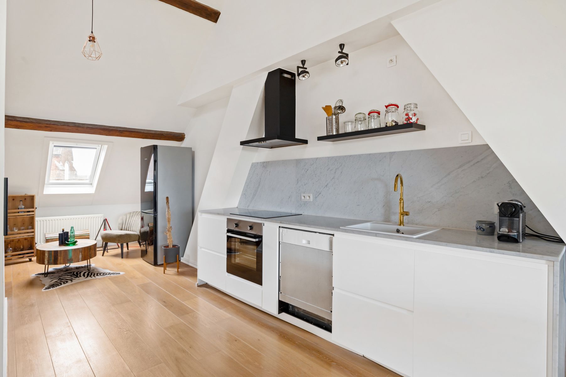 Modern dakappartement met prachtig terras in hartje Aartselaar foto 4