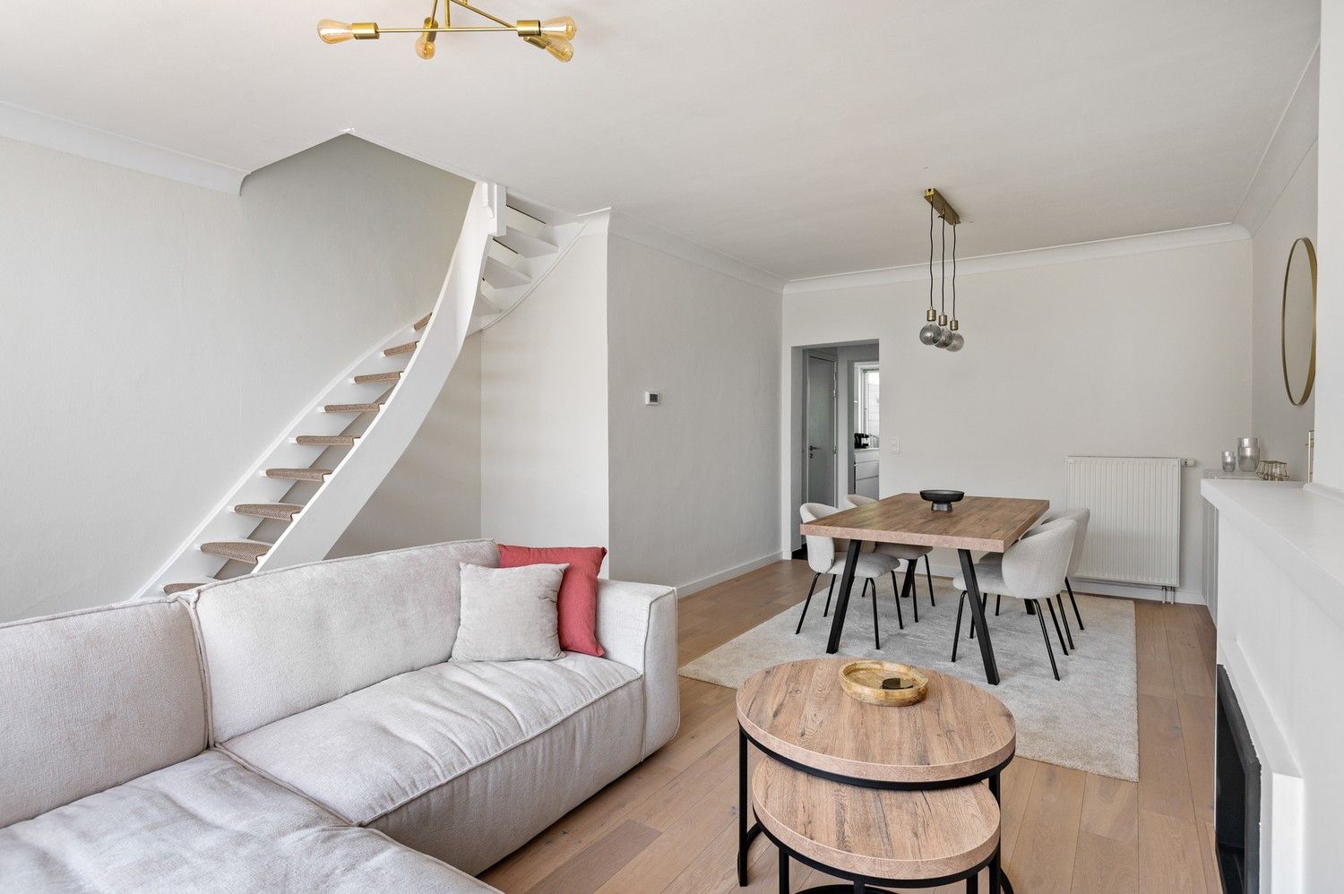 Instapklare duplex met 2 slaapkamers en terras op toplocatie in Schoten! foto 4