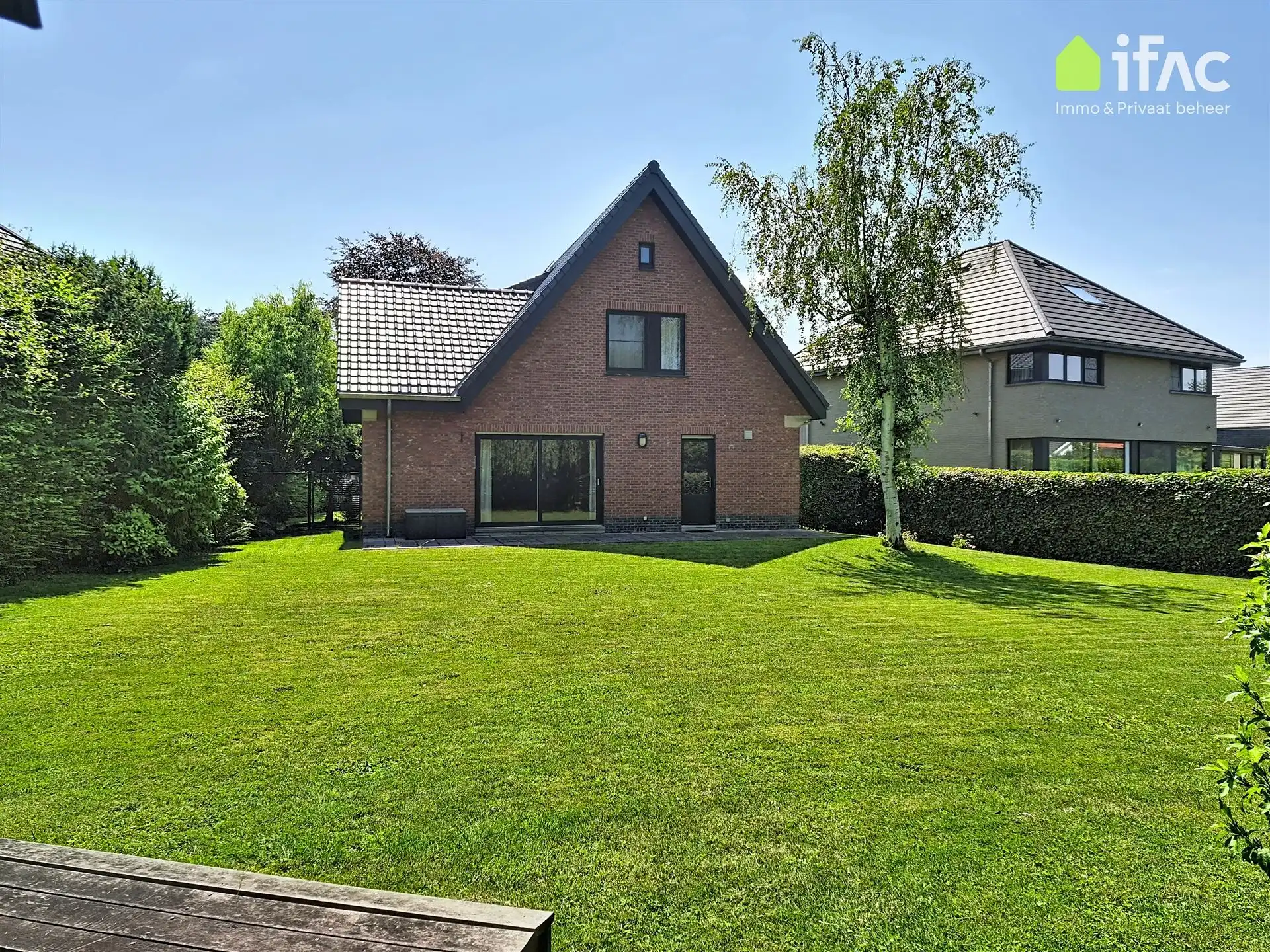 Rustig gelegen gerenoveerde villa in perfecte staat foto 11