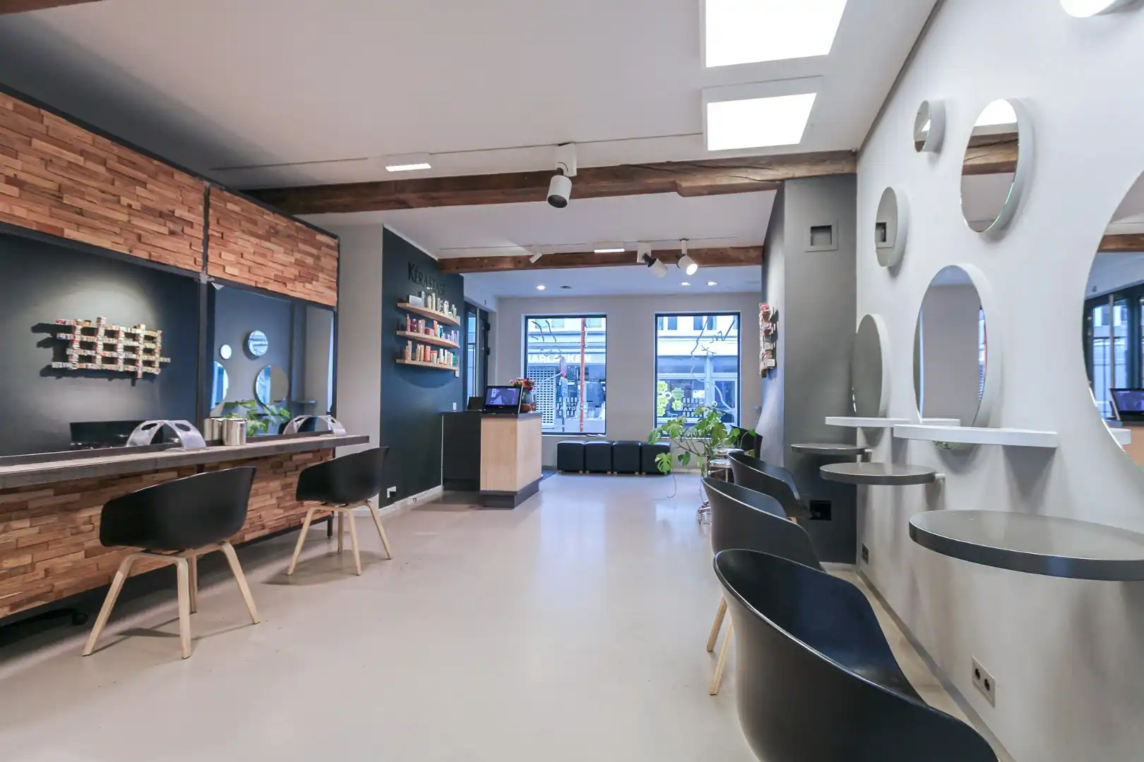 Handelsgelijkvloers Smedenstraat 13 Brugge te huur en te koop foto 3