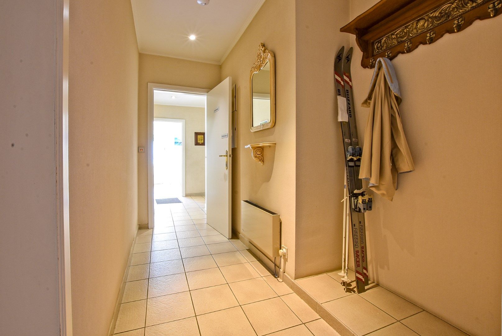 Ruim gelijkvloers appartement (127 m²) met tuin (30 m²) en 2 slaapkamers in hartje Nieuwpoort-stad foto 10
