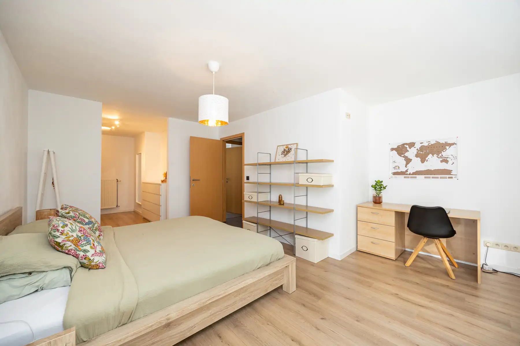 Ruime woning met garage en open uitzicht foto 10