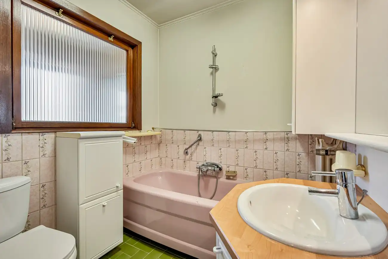 IN OPTIE!! Volledig te renoveren open woning met ruime afzonderlijke garage en tuin op een toplocatie nabij Oude Bareel in Sint-Amandsberg/Oostakker! foto 16