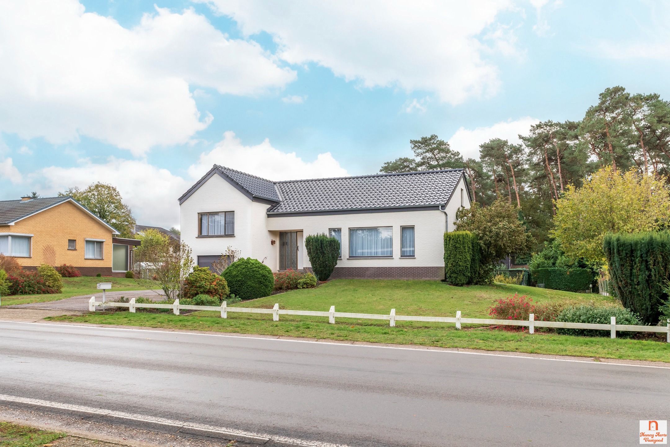 Sfeervolle thuis op een uitzonderlijke ligging in het groen foto 3