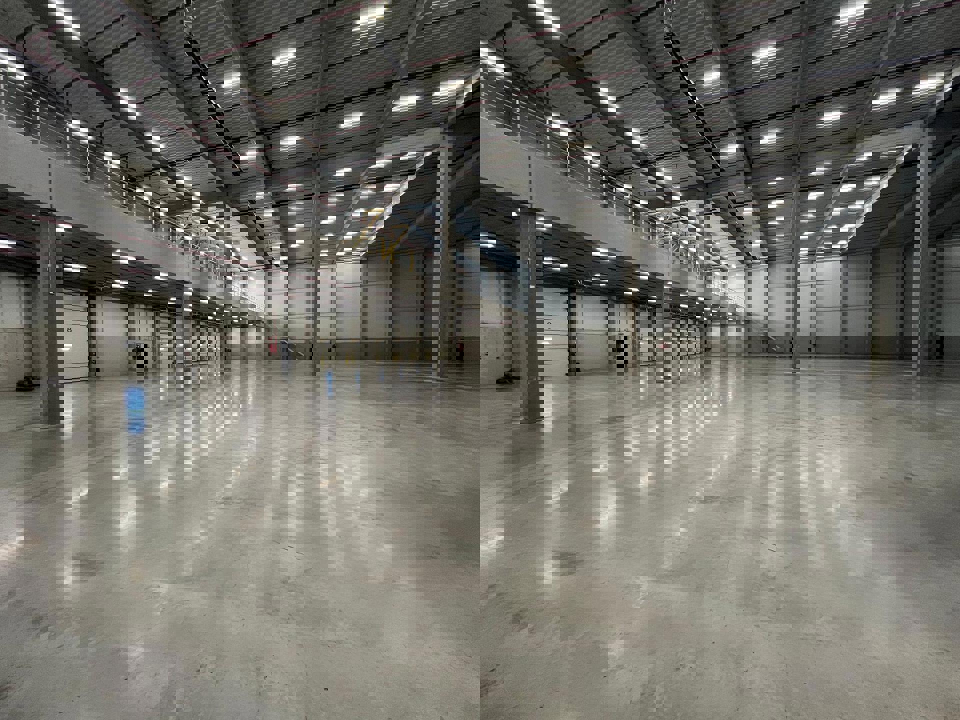 TE HUUR - Boom logistiek magazijn 6.516m² met 7 loskades foto 3