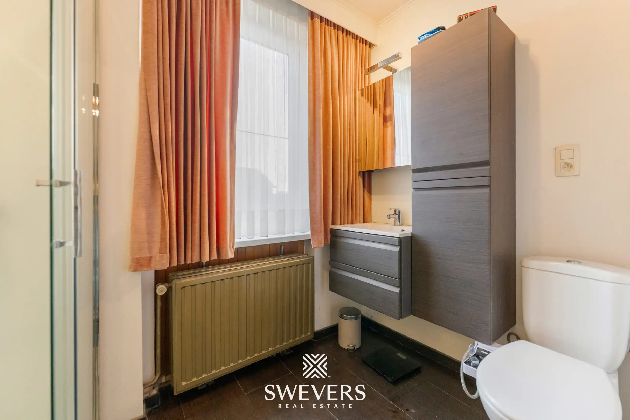 Op te frissen rijwoning op toplocatie foto 19