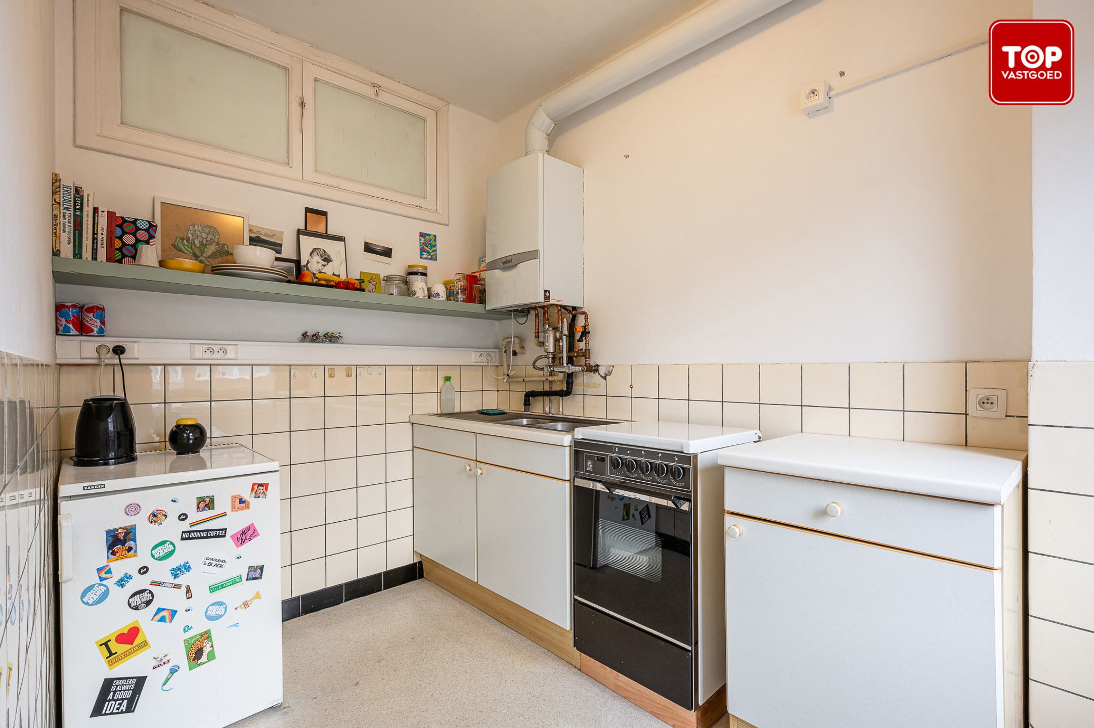 Op te frissen tweeslaapkamerappartement nabij de Stationsbuurt Gent-Sint-Pieters. foto 6