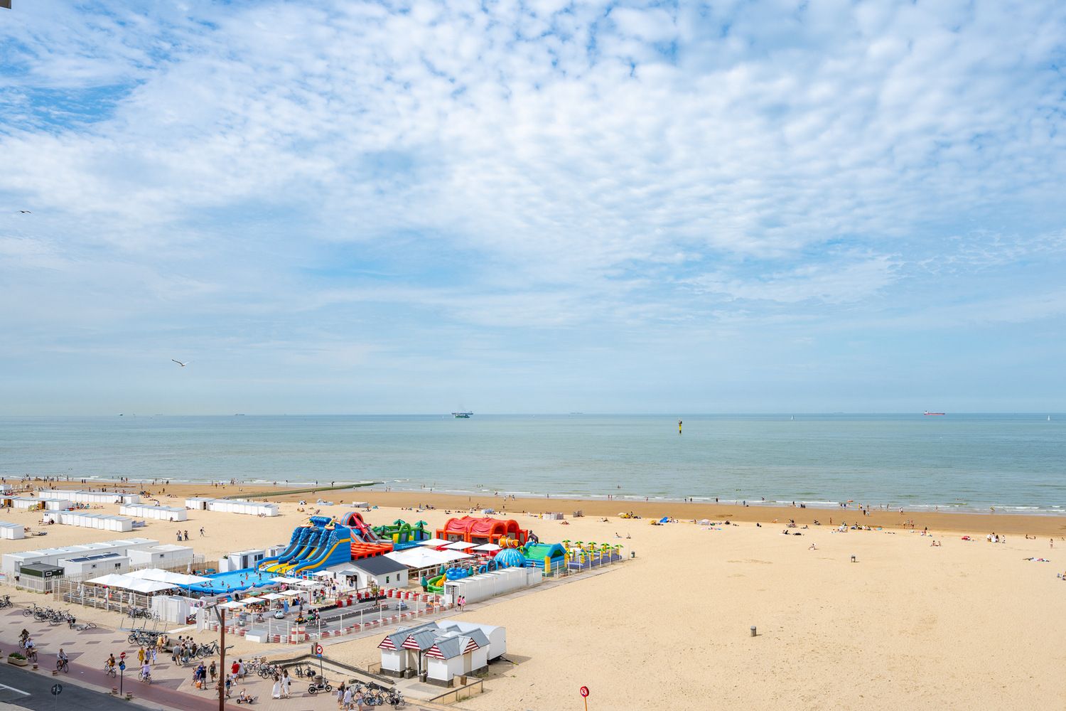 Instapklaar appartement (gevelbreedte van 8,6m!) met 3 slaapkamers op het exclusieve Albertplein te Albertplein Knokke-Zoute. foto 11