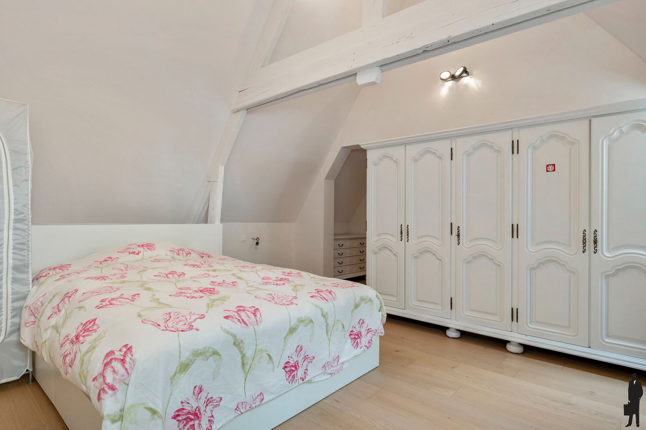 Uitzonderlijk kasteelhoeve in het park van Kasteel Wissekerke. foto 41