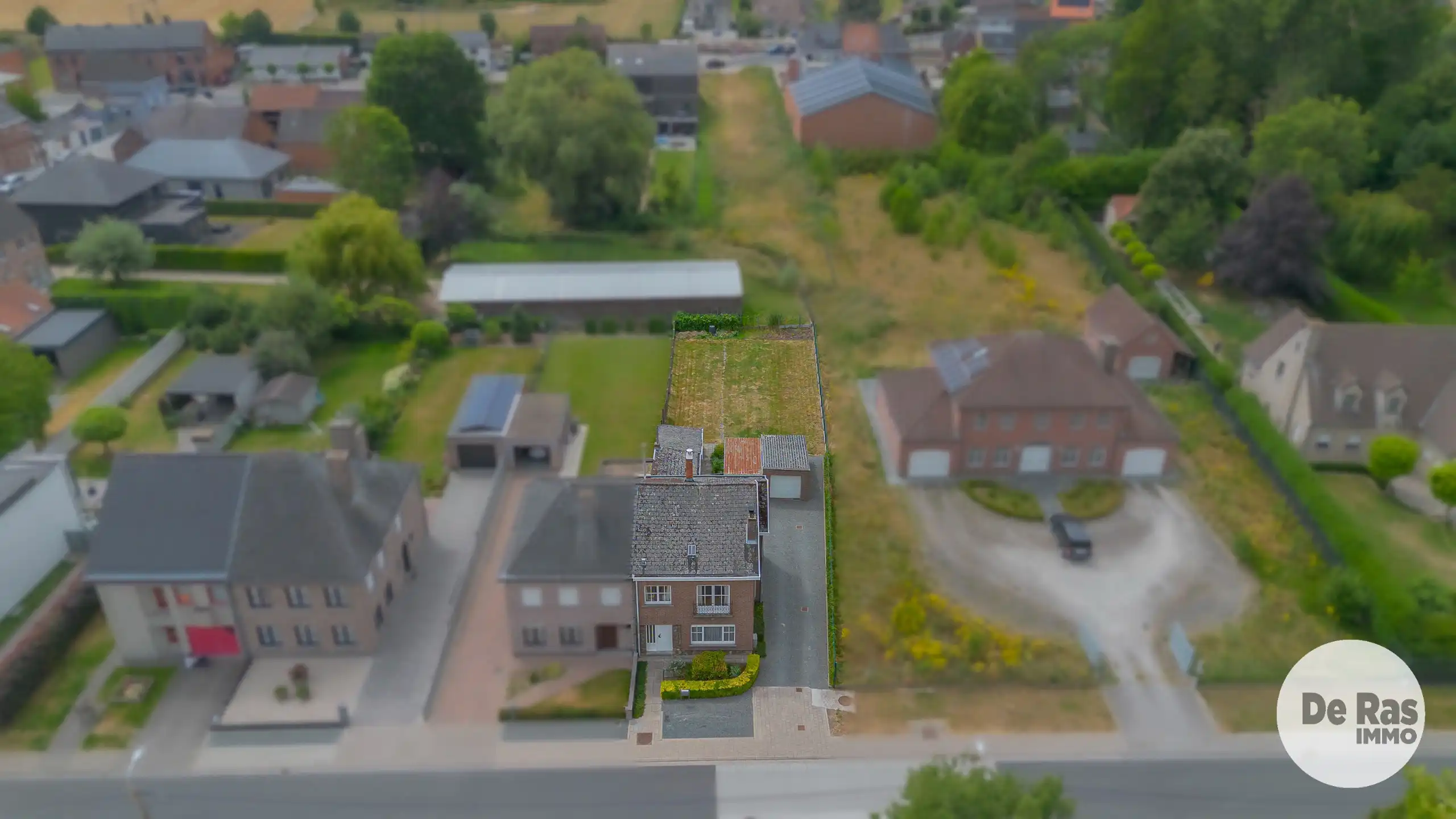 LEDE-Goed gelegen half open bebouwing in groene omgeving foto 3