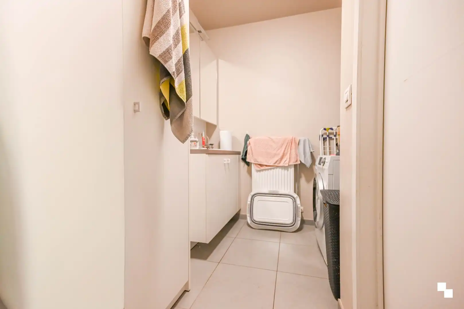 Recent gelijkvloers appartement met 2 slaapkamers en carport foto 9