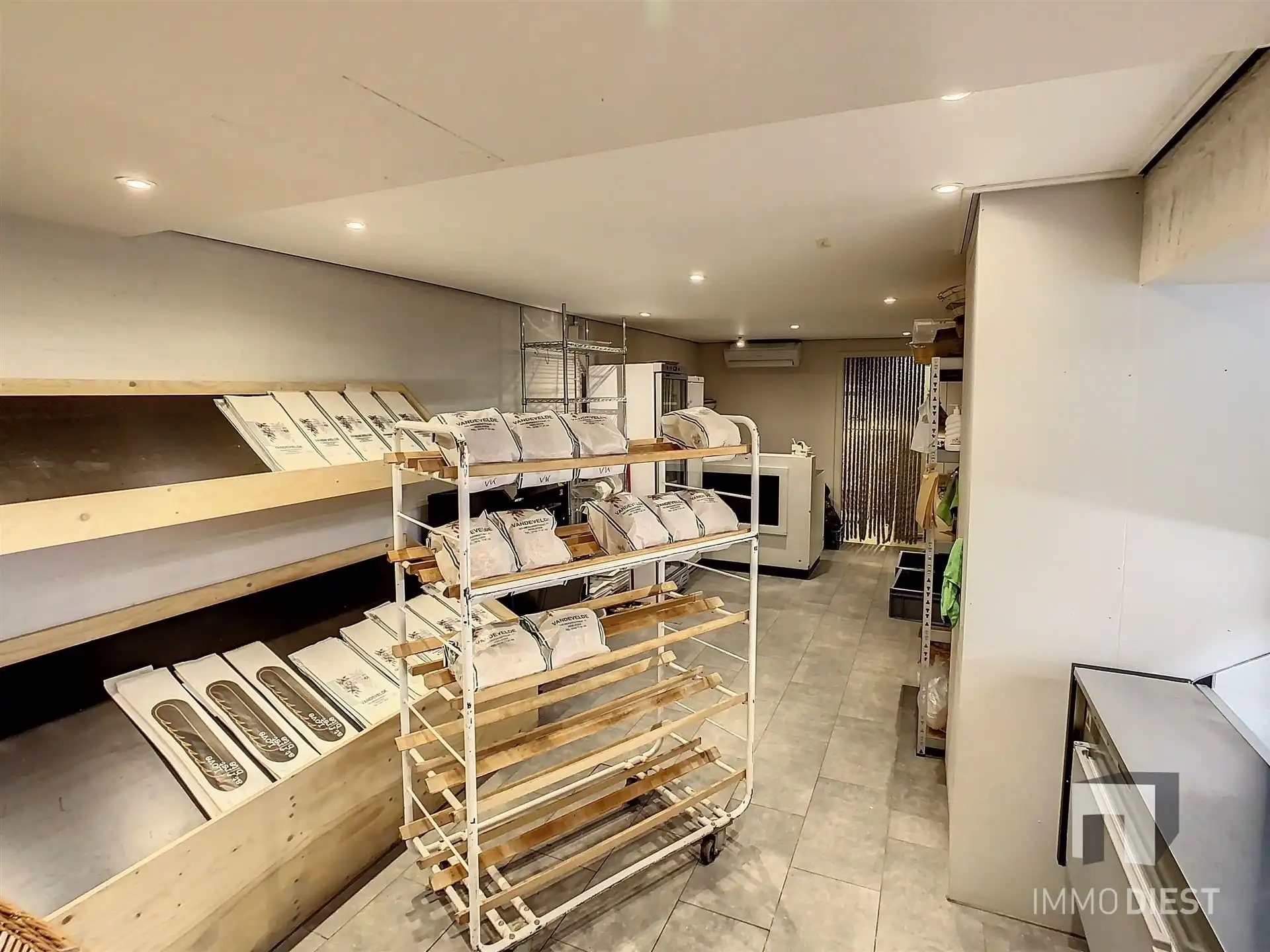 Winkel + duplexappartement met reuze terras foto 10