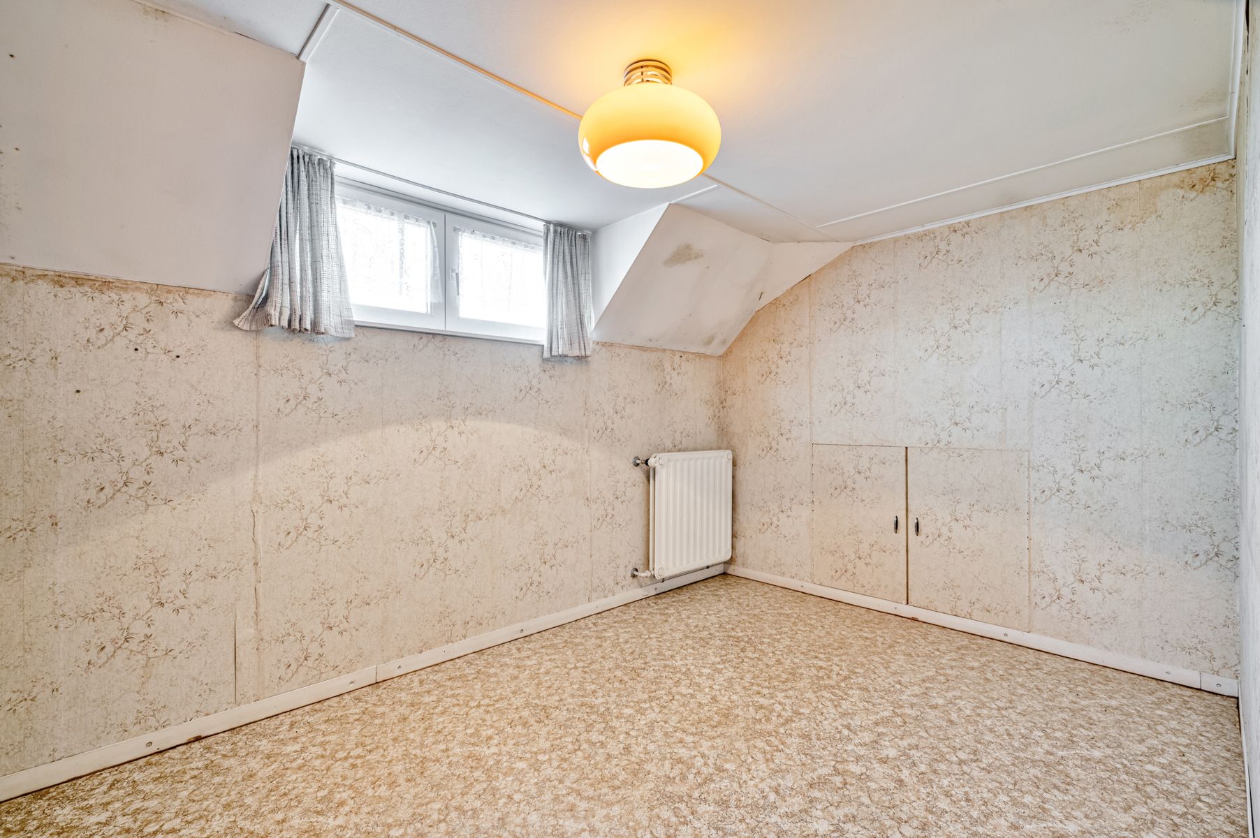 Ruime (handels) woning met groot werkhuis, tuin en garage foto 18