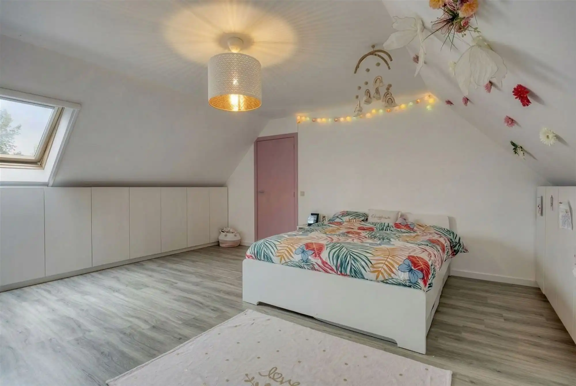 Ruime energiezuinige gezinswoning met 4 slaapkamers foto 32