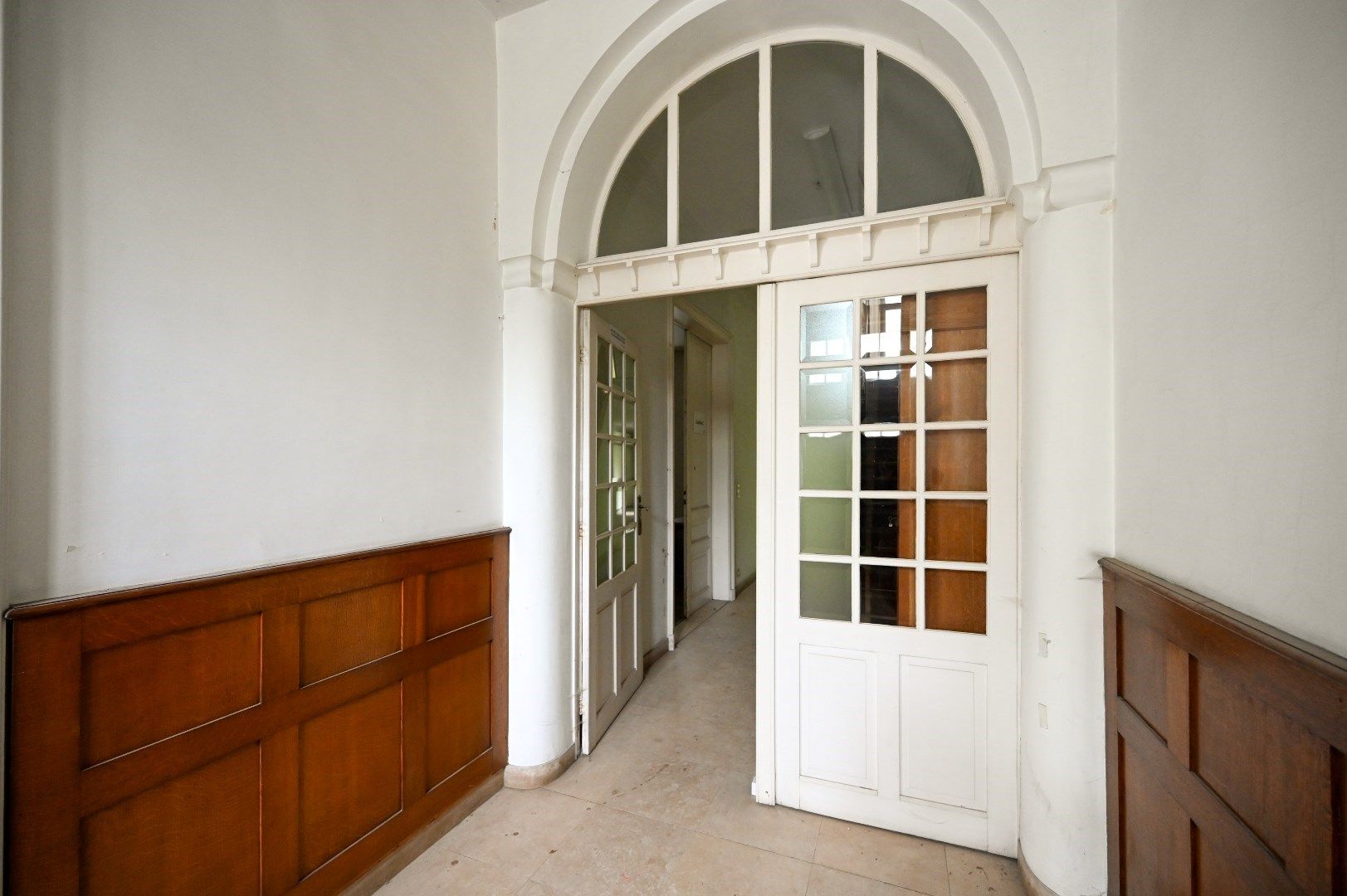 Eclectische burgerwoning als potentieel kantoor op de rand van de historische stadskern foto 9