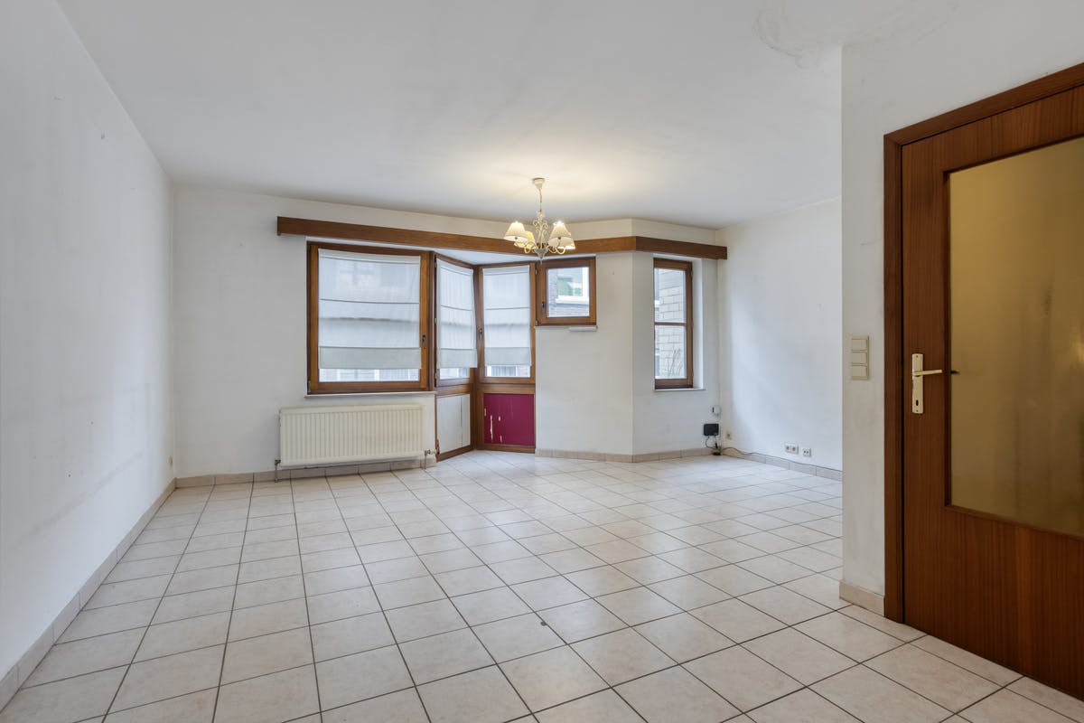 Op te frissen 2-gevelwoning met garage te koop in Vilvoorde foto 2