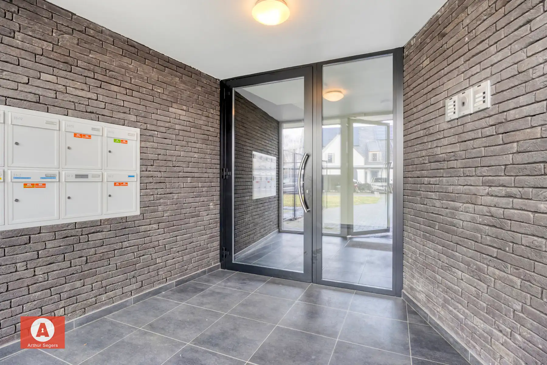 Energiezuinig appartement + autostaanplaats + kelder-berging foto 4