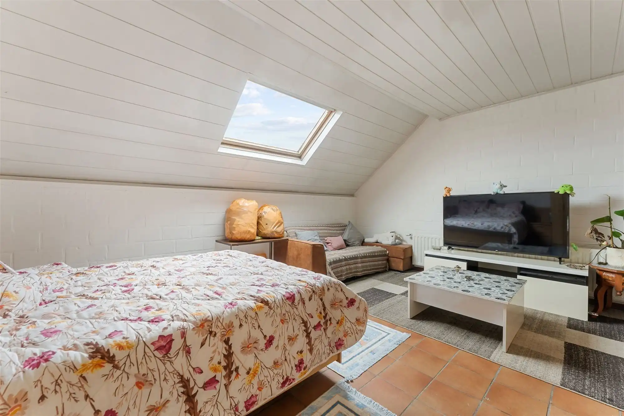 TE RENOVEREN WONING MET BOVENLIGGEND APPARTEMENT GELEGEN TE HEPPEN foto 14