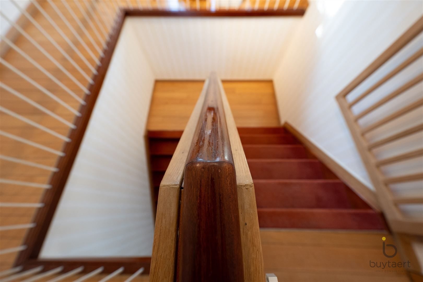 Villa met praktijk of  kangoeroewoning en Zuid - West tuin. foto 35