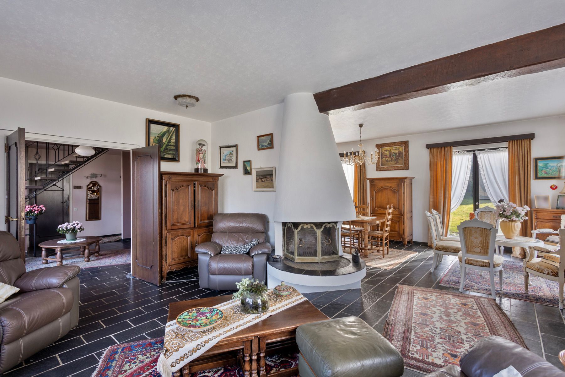 Residentieel gelegen villa met 4 slpks  foto 7