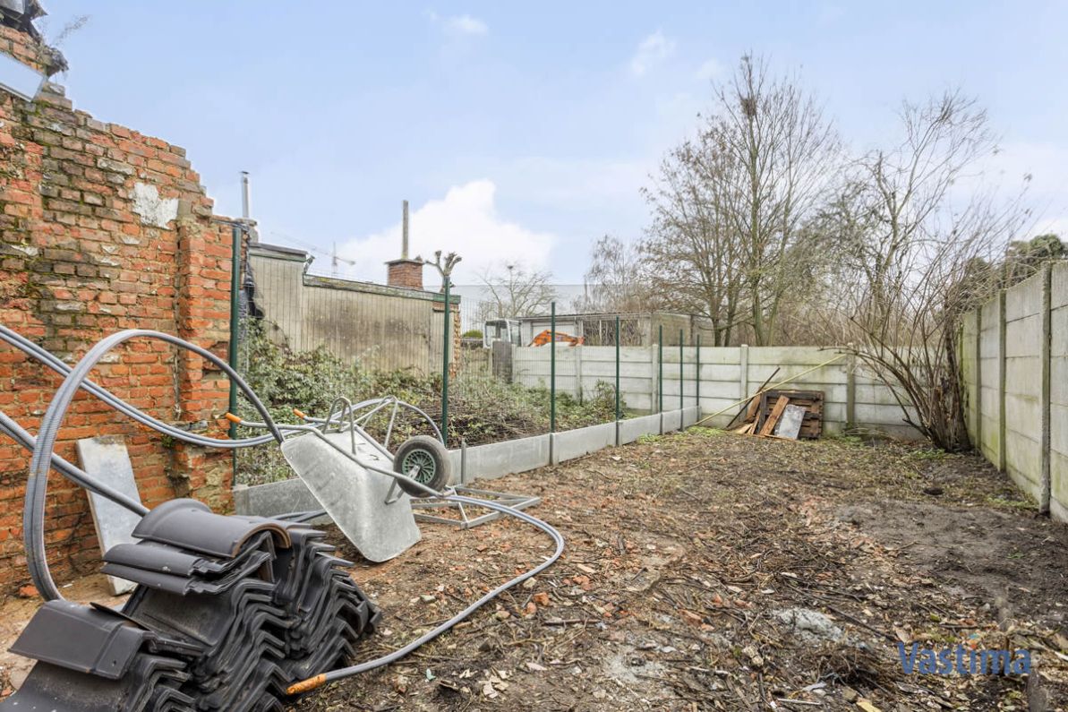 Totaalrenovatieproject stadsrand Aalst met tuin en garage foto 18