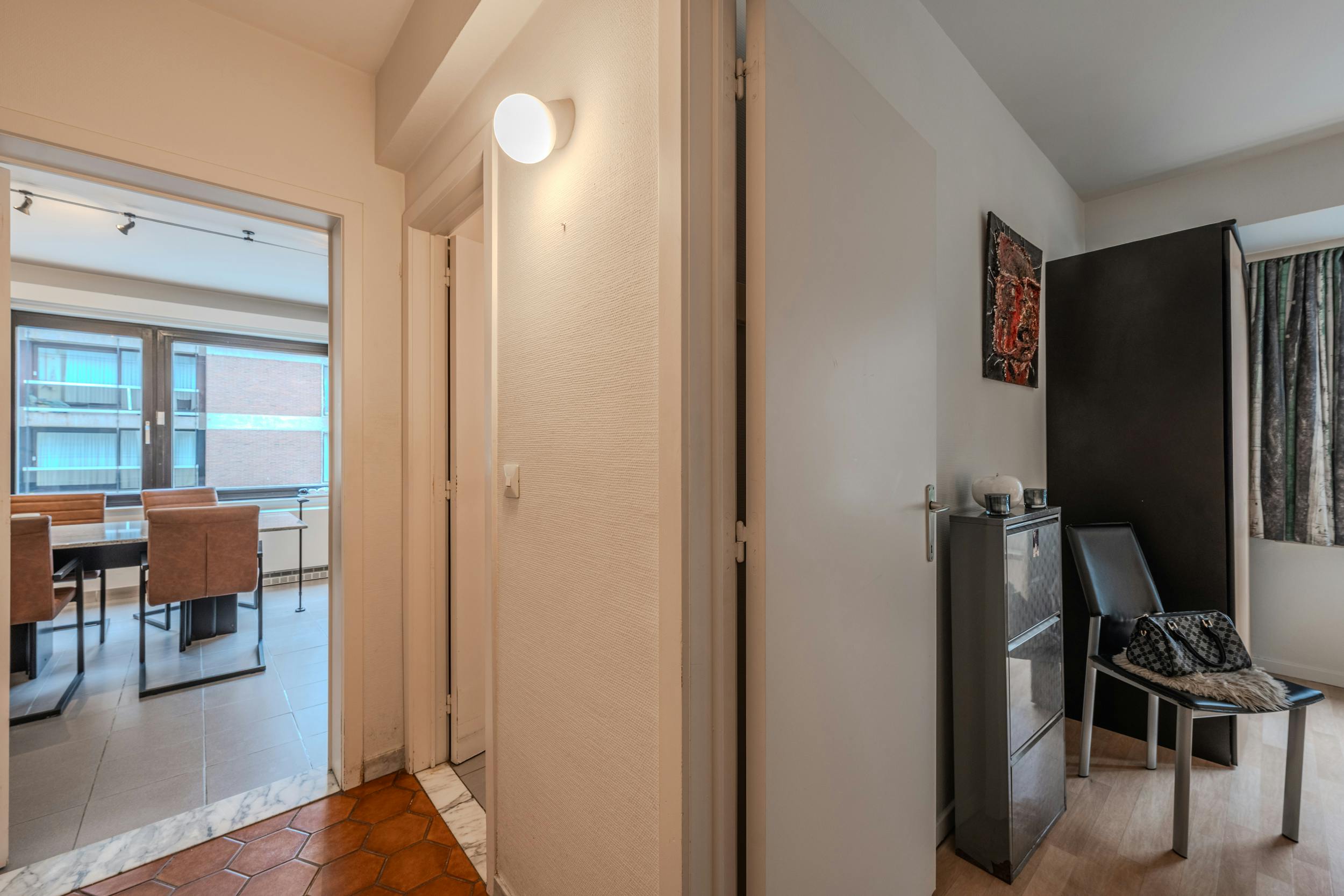 Lichtrijk 2-slaapkamer hoekappartement te koop te Oostende foto 15