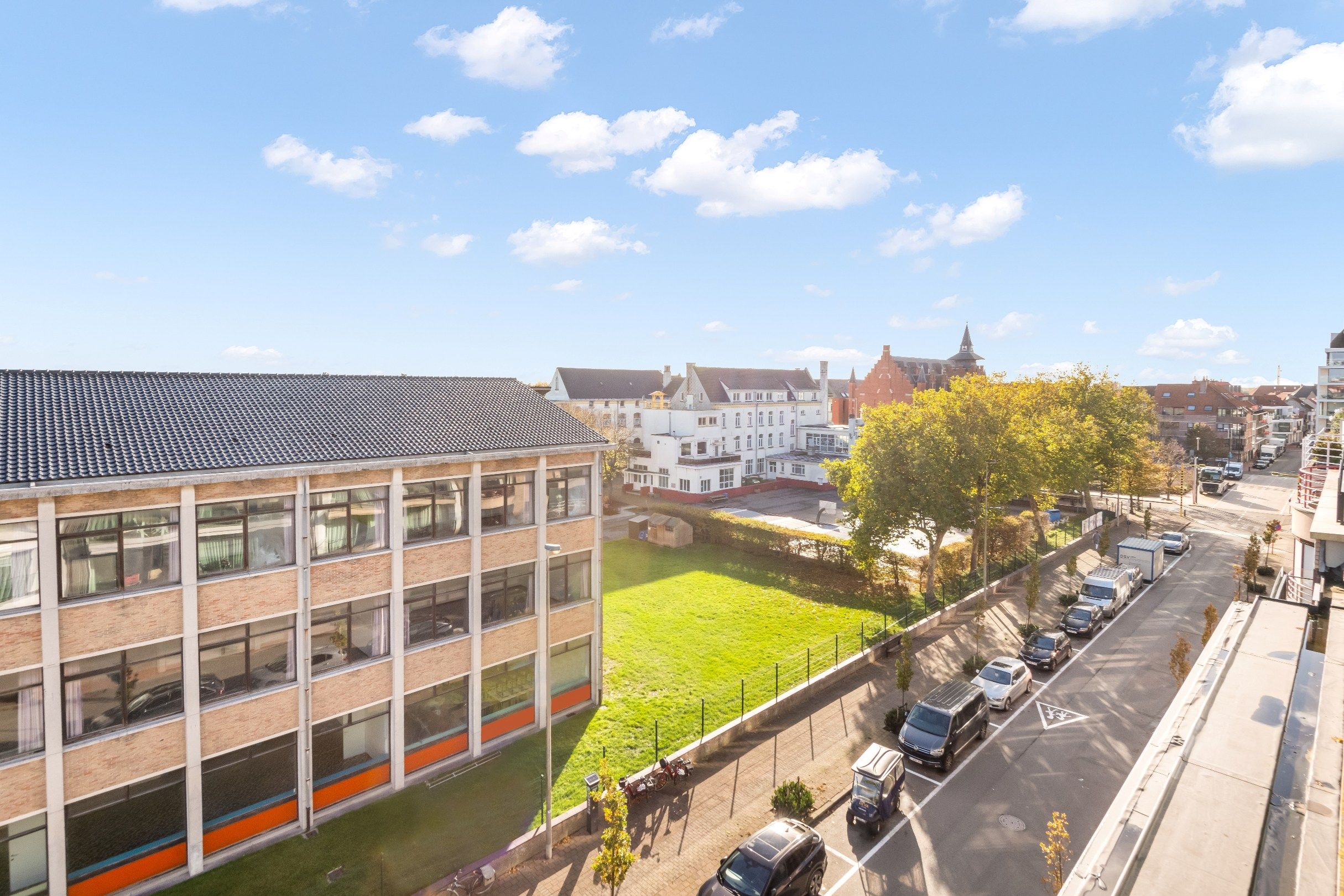 Recent duplexappartement met open zicht gelegen in het centrum van Knokke.  foto 21