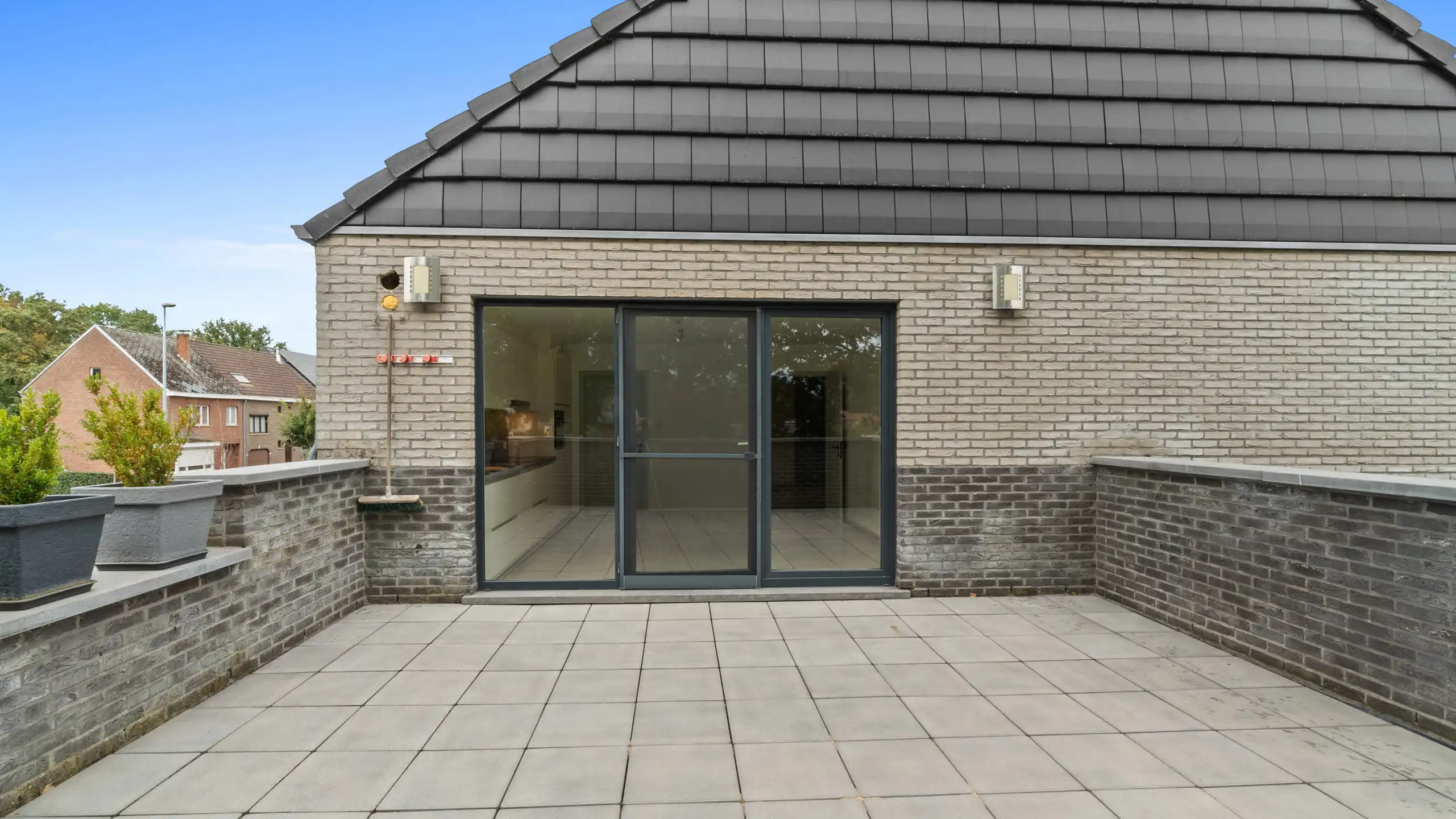 Vernieuwd appartement met 4 slaapkamers in Beringen foto 23