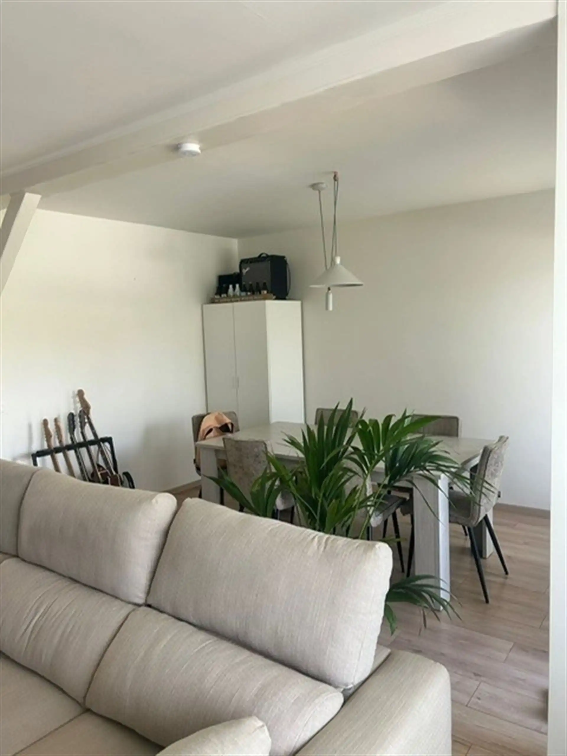 AANGENAAM APPARTEMENT MET TERRAS EN KELDERBERGING, RUSTIG GELEGEN NABIJ DE DORPSKERN foto 4