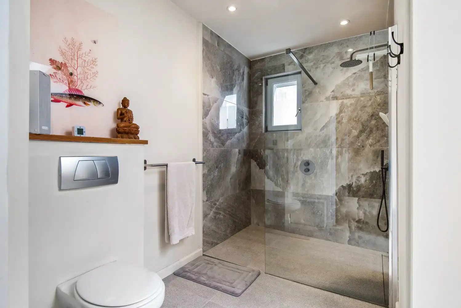 Instapklare woning met gezellige stadstuin foto 19