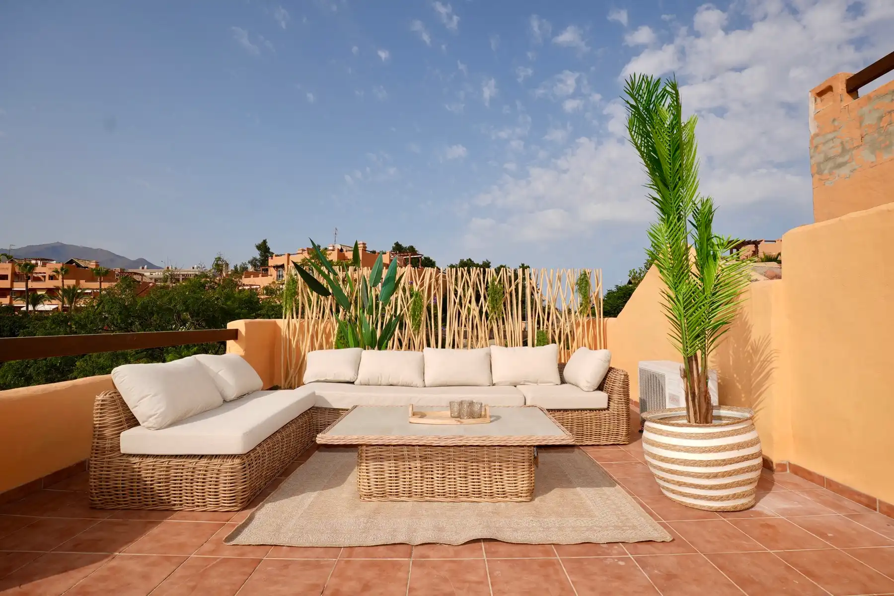 Bemeubeld appartement met parking en berging - uniek aanbod!  foto 12