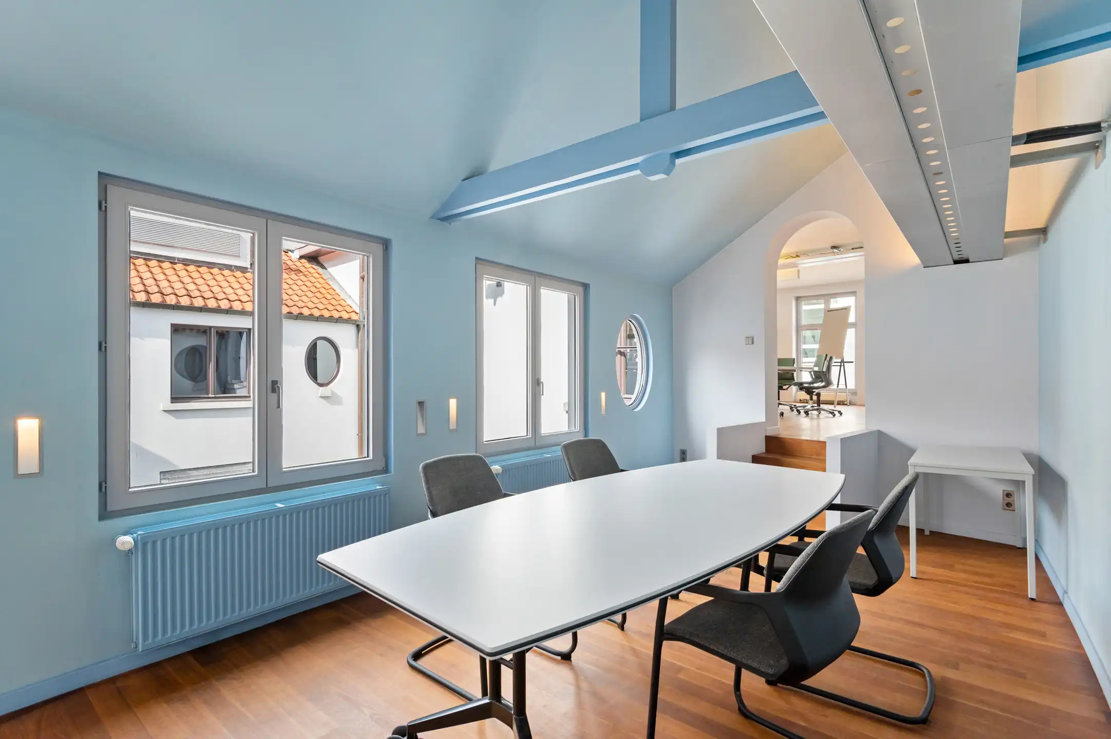 Instapklaar kantoorgebouw in het centrum van Antwerpen!  foto 15