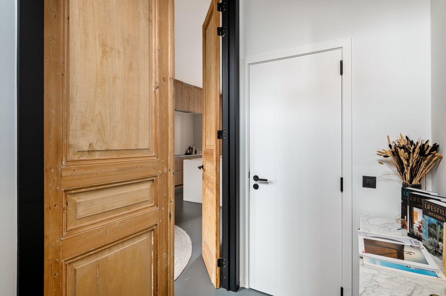 Prachtig en hedendaags gerenoveerde woning met zwembad te Lier foto 5