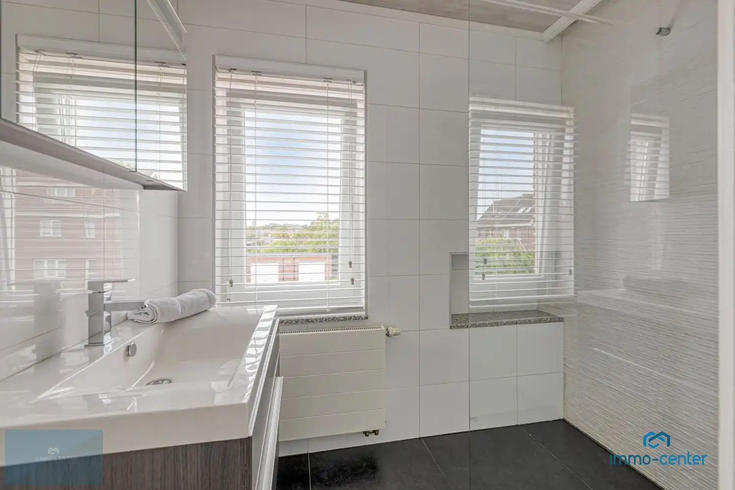 Hoogwaardig afgewerkte gezinswoning met 4 slaapkamers foto 19