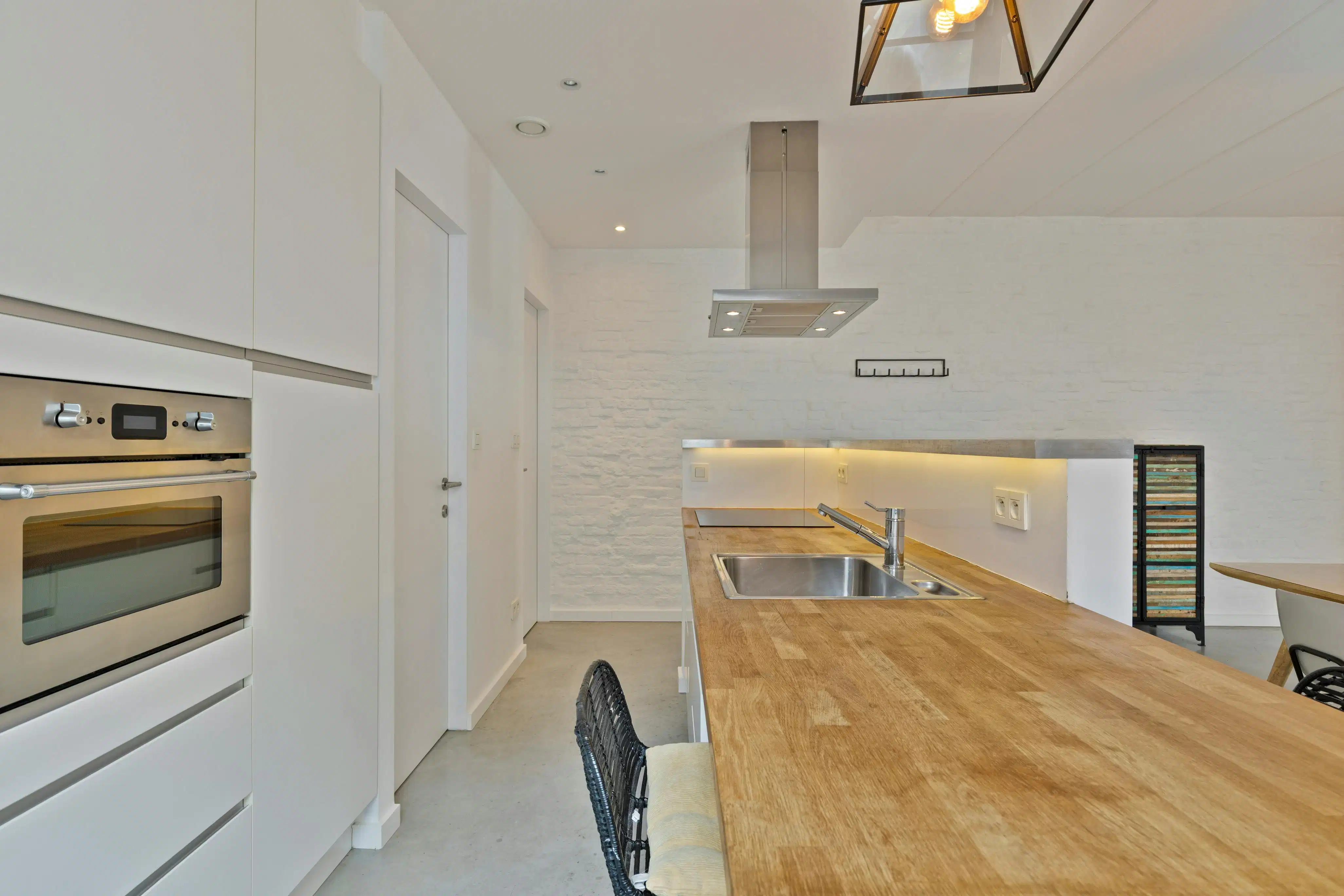 Karaktervolle en instapklare duplex badend in het licht foto 6