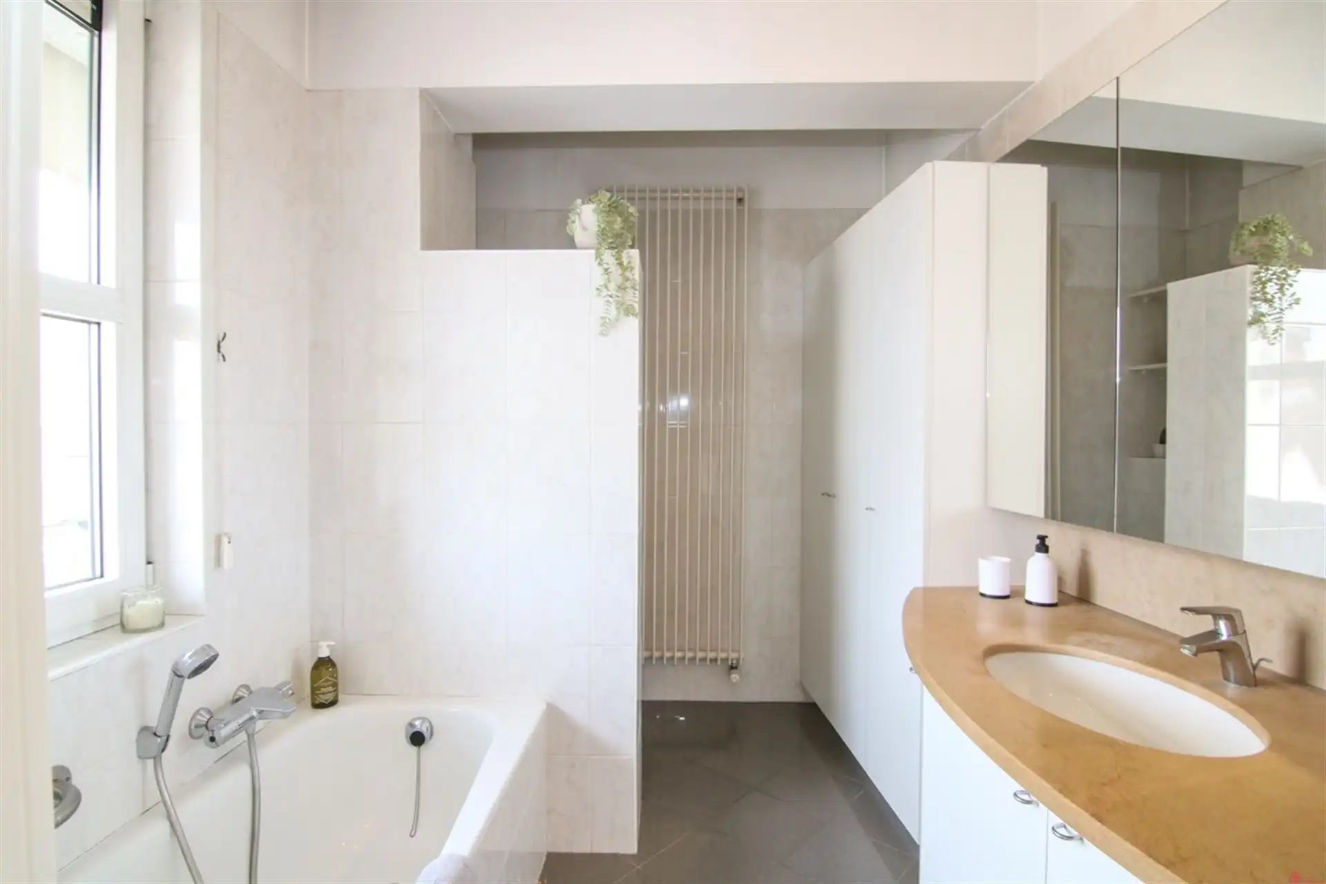 Stijlvol en ruim appartement  foto 13