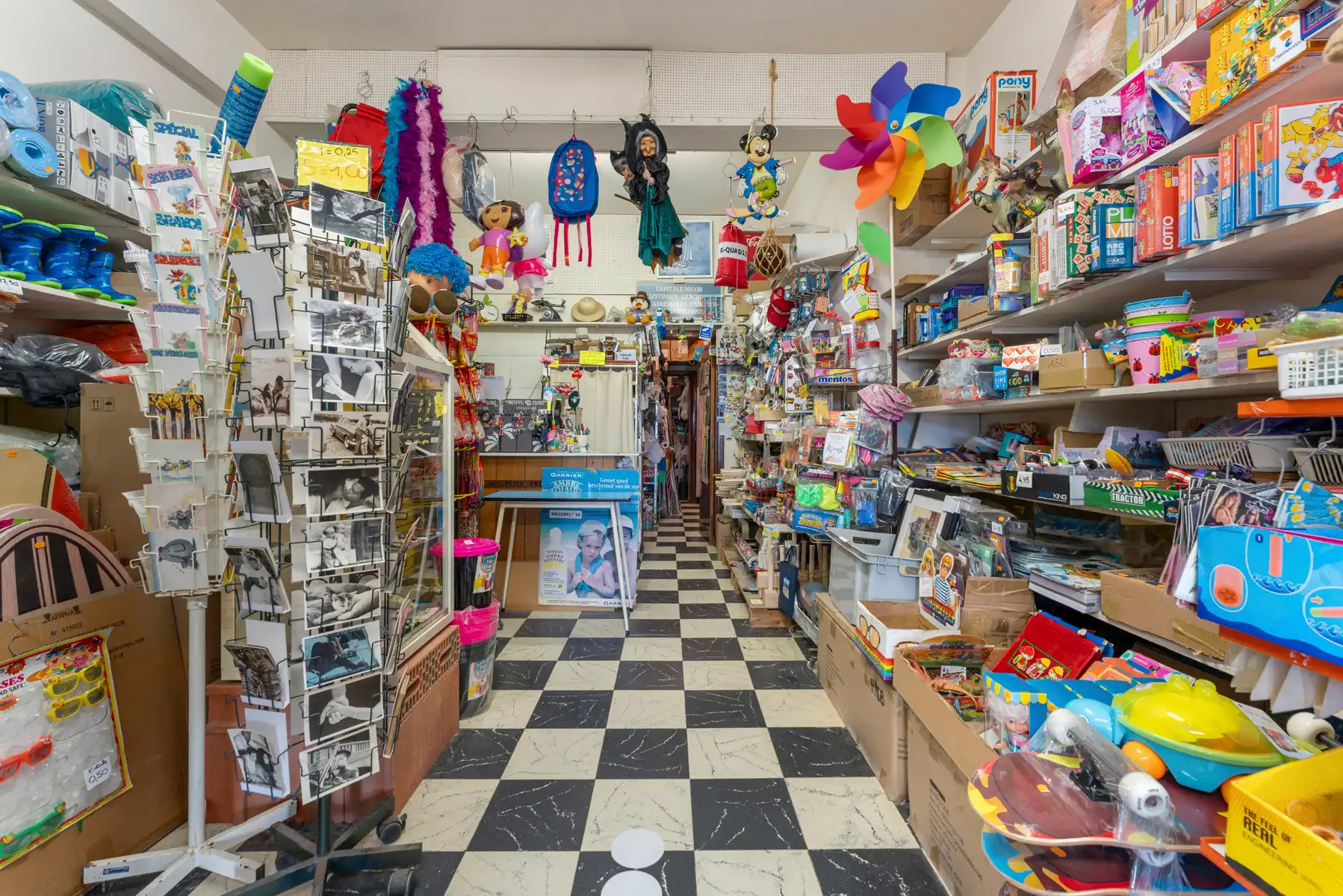 Dé strandwinkel van Sint-Idesbald staat te koop! foto 3