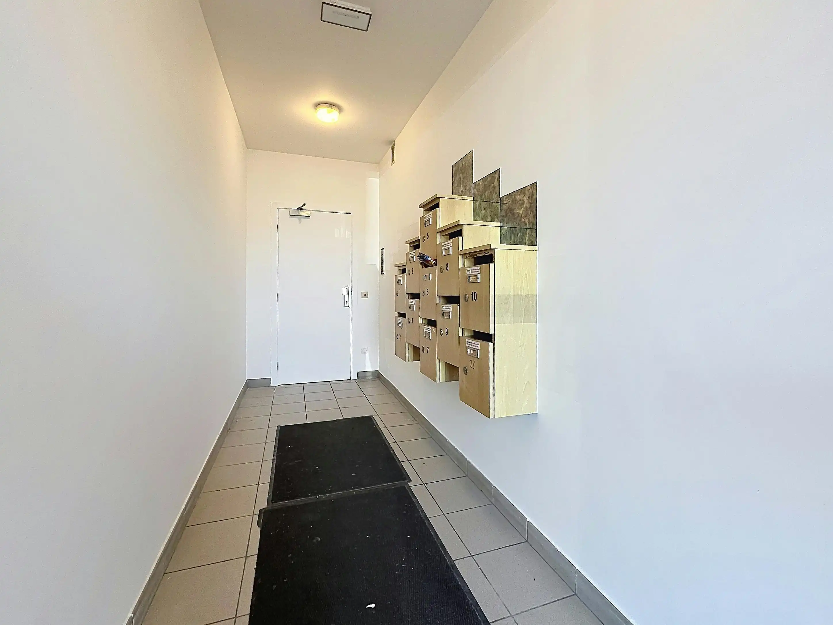 Appartement met 2 slaapkamers aan het station van Eeklo foto 17